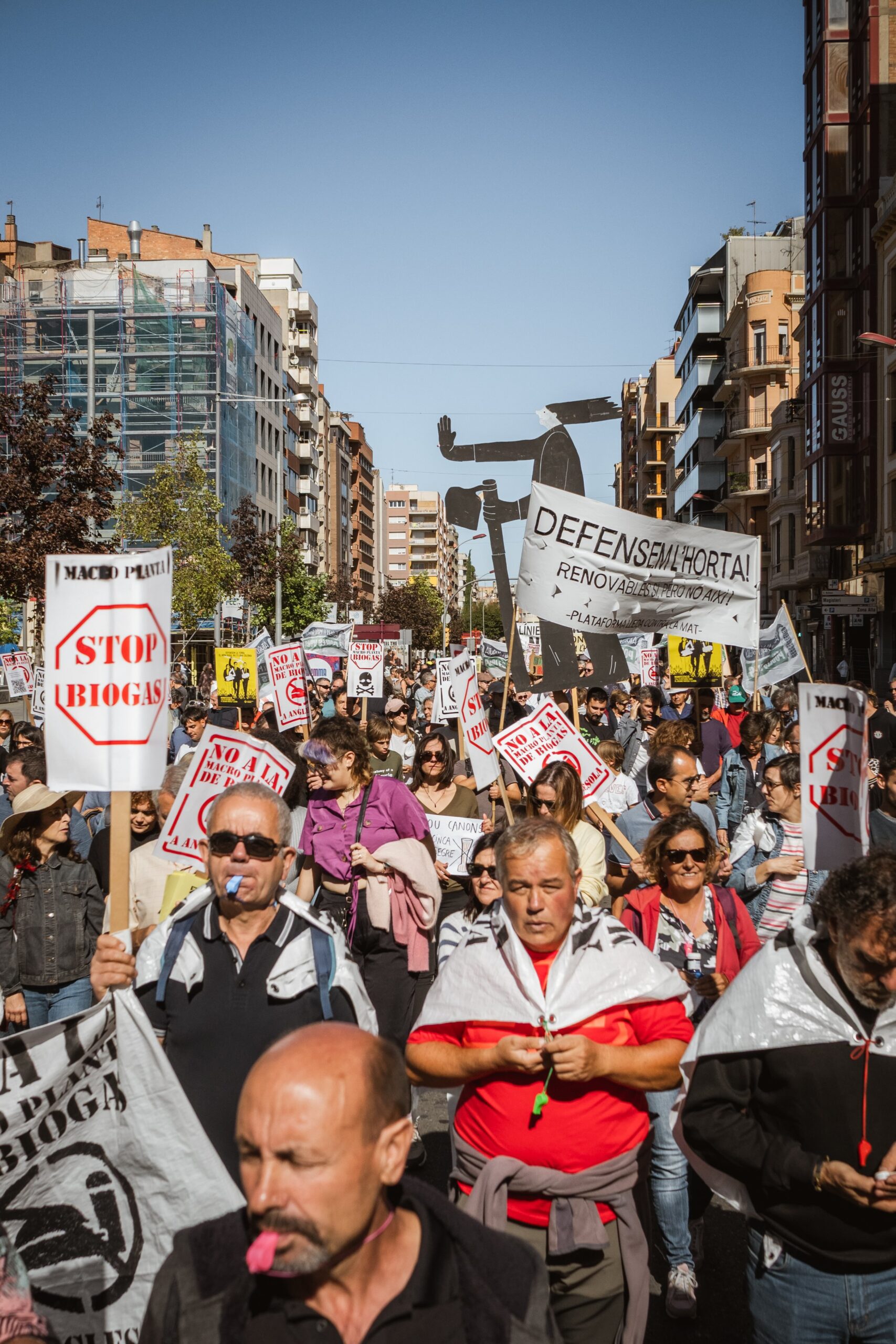 Manifestació Ruralista 5 Octubre 2025 - Manifestants per Prat de la Riba a Lleida