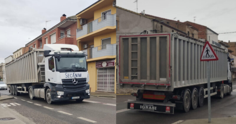 Camió procedent de la granja infectada, al seu pas per Bellcaire d'Urgell.