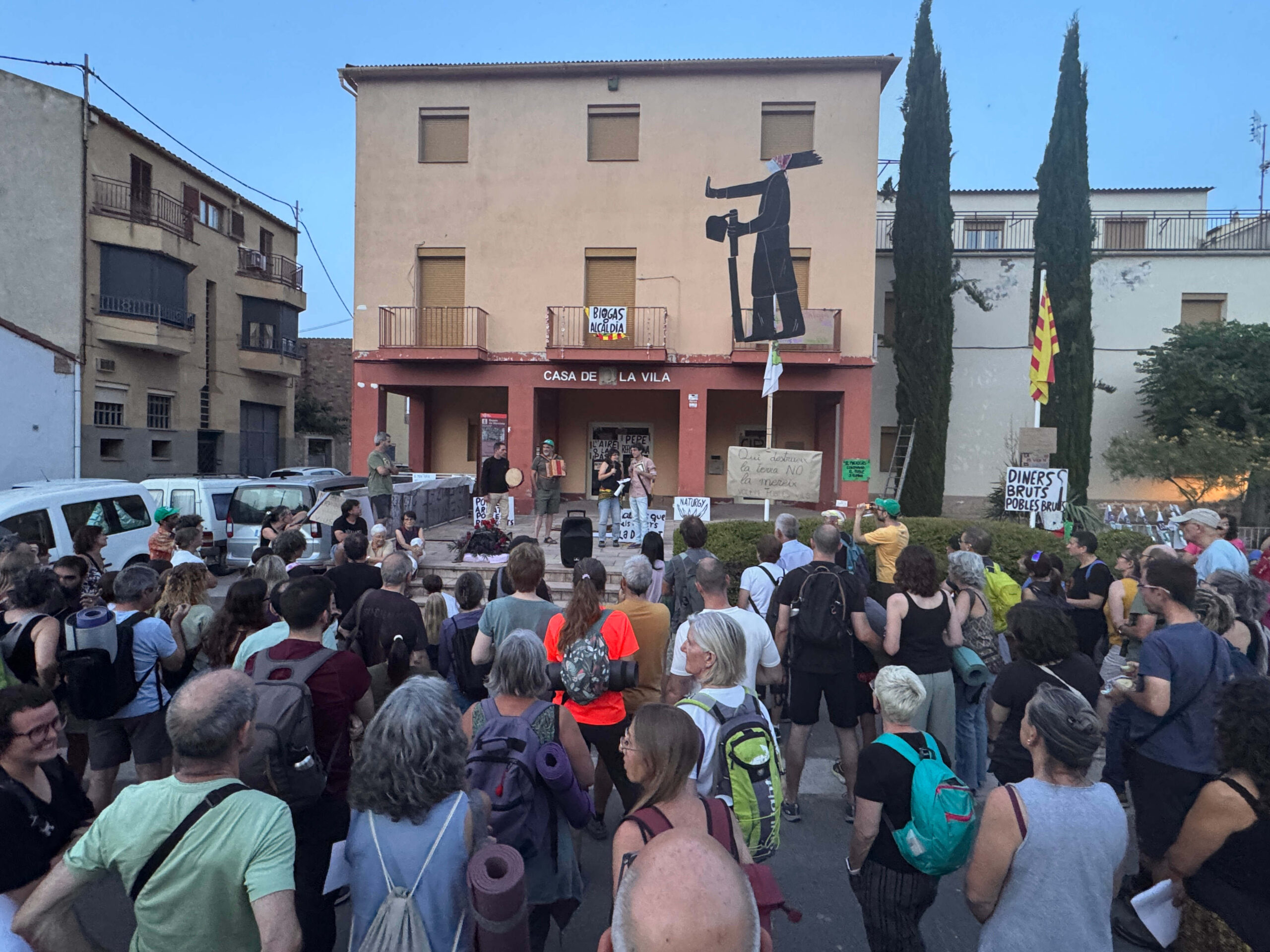 Inici de la romeria popular per uns Pobles Vius a la Sentiu
