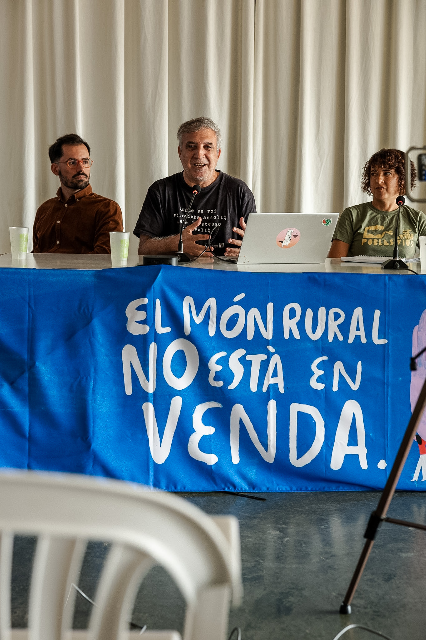 ponències dins del cicle "pobles vius o territori de merdes?"
